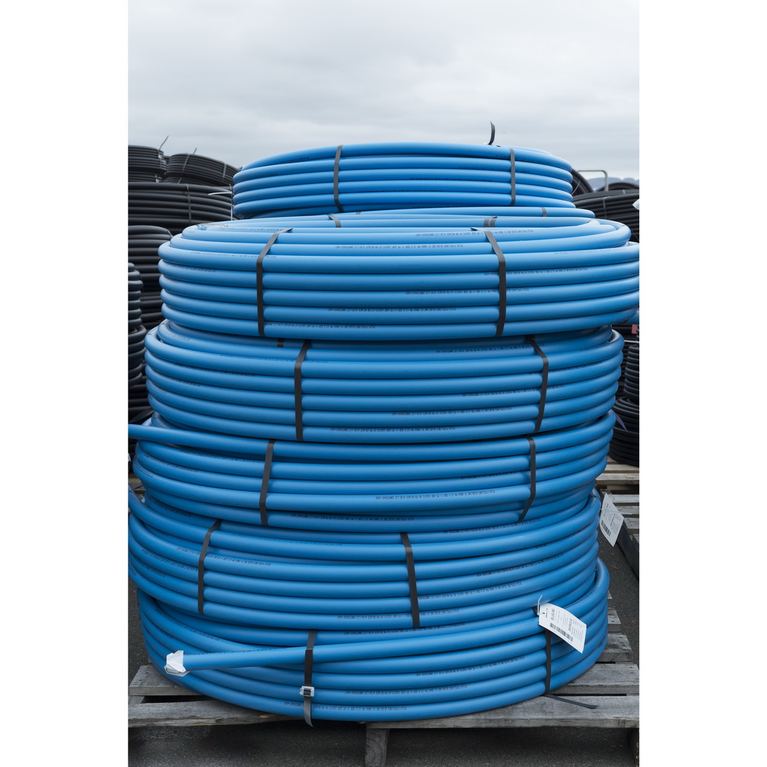 PolBlueline 2500 Series Pressure Pipe 32mm x 50m 12.5 bar Compression PE80 MDPE Light Blue PolBlueline 2500 Series Pressure Pipe 32mm x 50m 12.5 bar Compression PE80 MDPE Light Blue