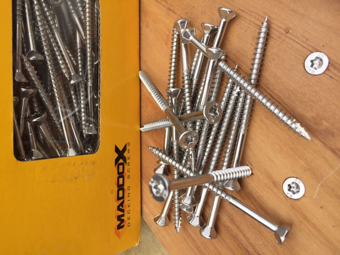 Maddox 10G x 60mm T304 Stainless Steel Ribbed Countersunk Decking Screw 500 Pack