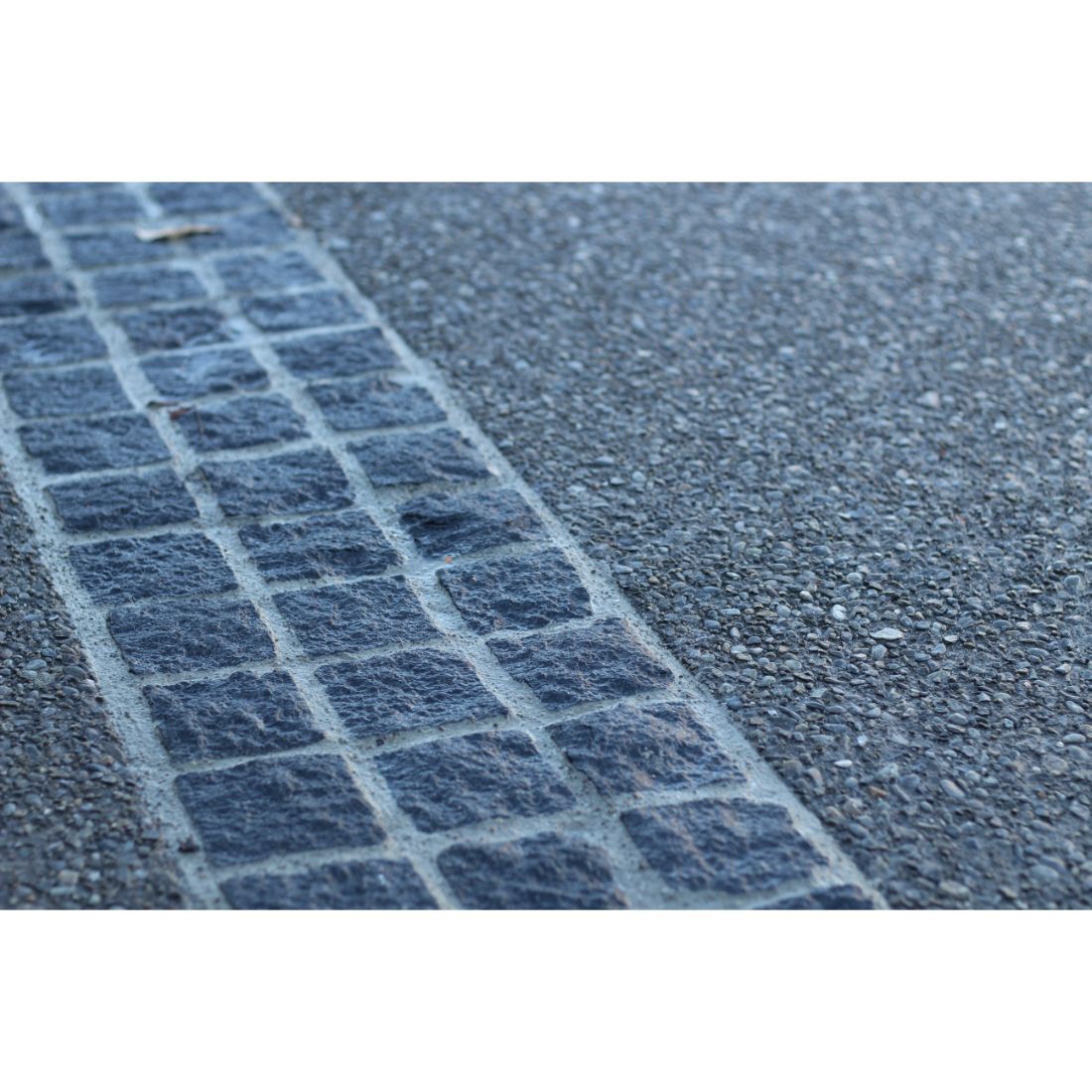 Natural Granite Sett Black 100 x 100 x 80/100mm Vehicle Grade Natural Granite Sett Black 100 x 100 x 80/100mm Vehicle Grade
