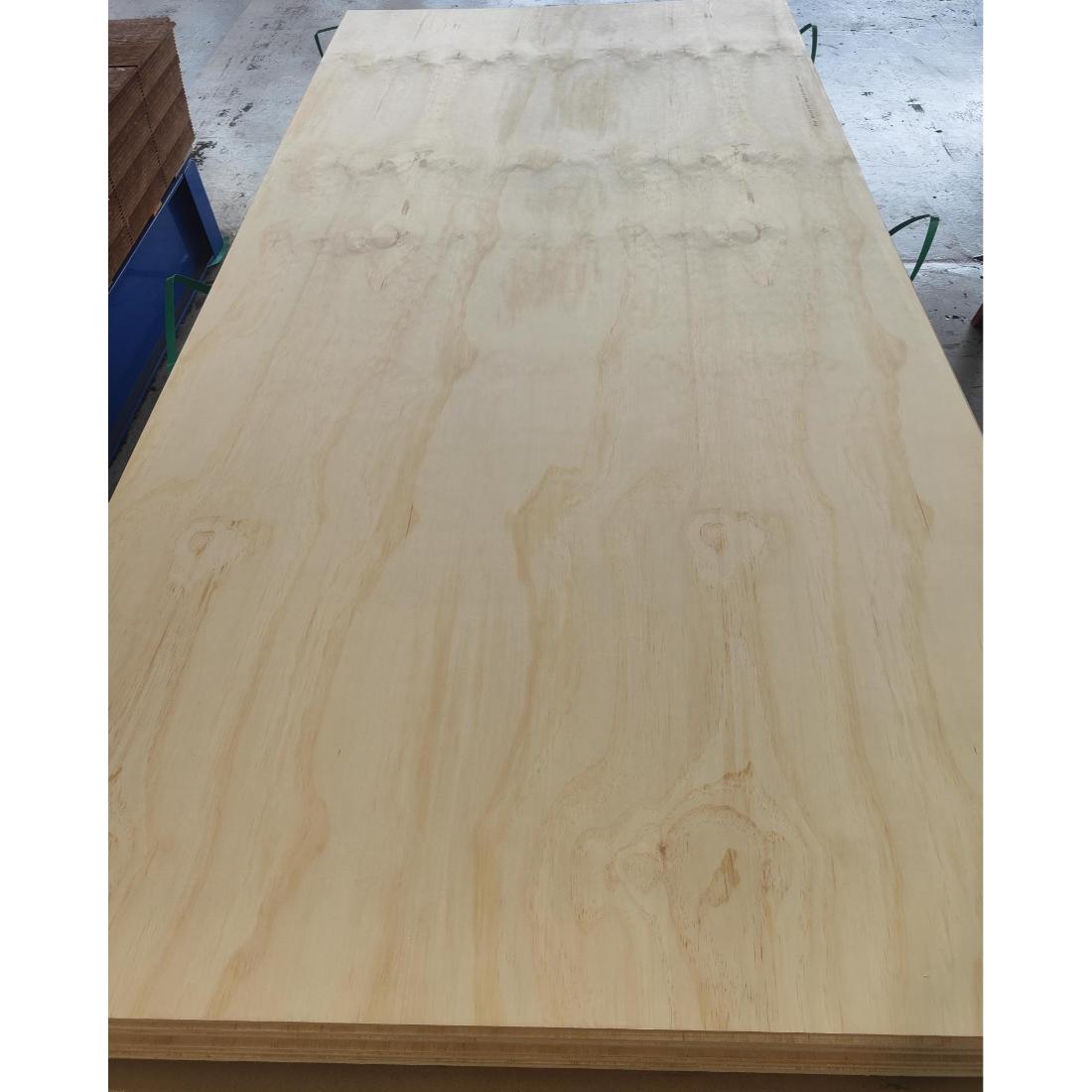 Radiata Face Non Structural Plywood Poplar Core Untreated Cd 2400 X